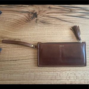 Fount Finley Wristlet - Hazlenut